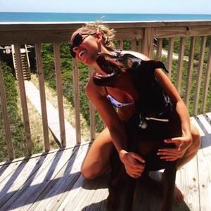 Meet your Posher, Cassandra